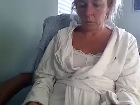 Stripchat sex cam CeeCee_xo