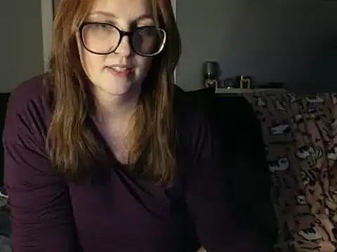 Stripchat sex cam TheBustyHouseWife